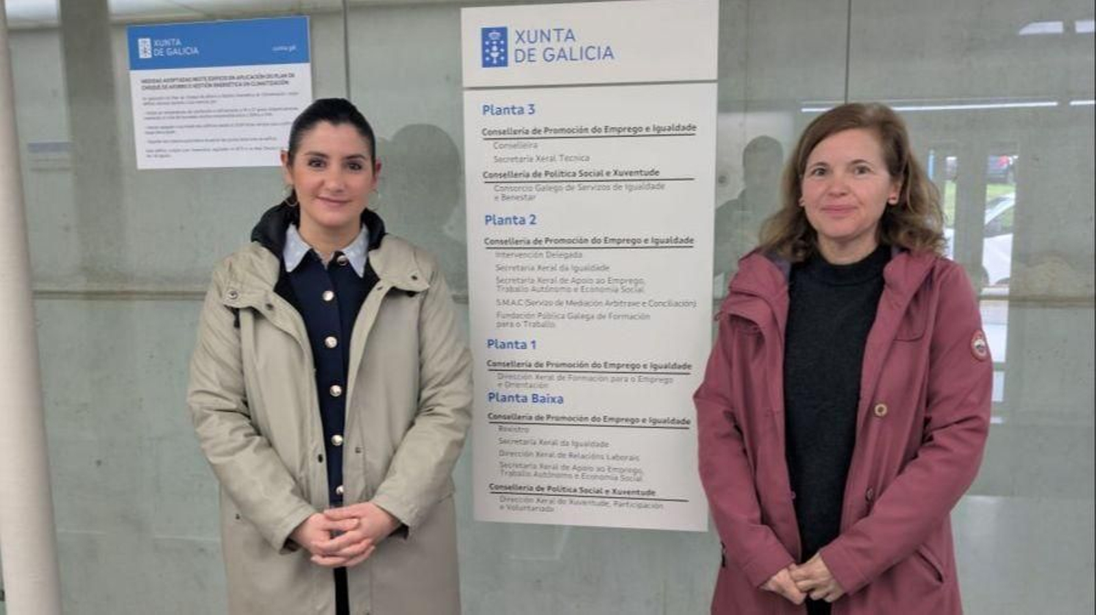 Alcaldesa y concelleira de Educación tras reunirse con el gerente del Consorcio, Perfecto Rodríguez.