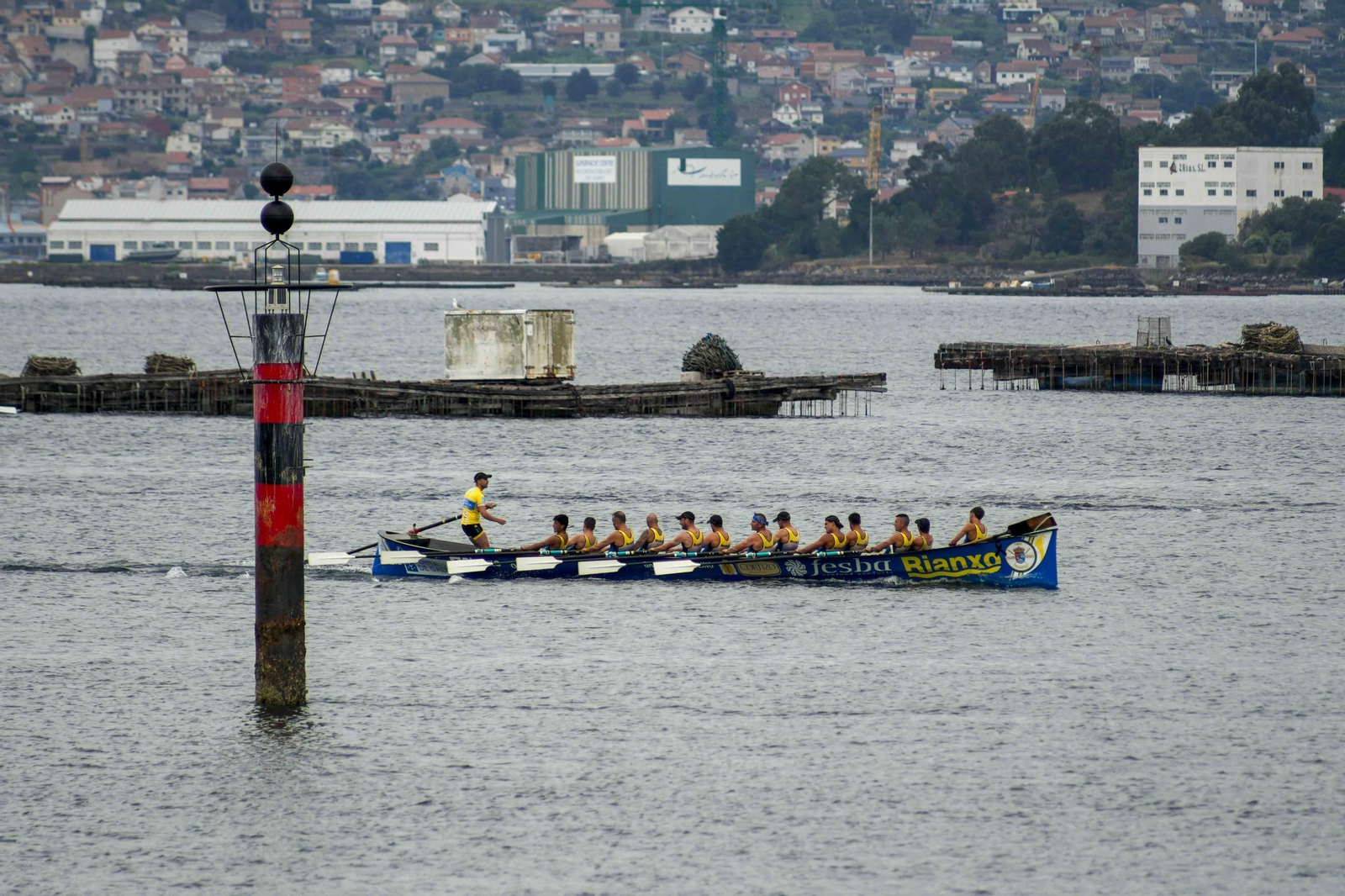 Galería | Las traineras se dan cita en el paseo de Cardona