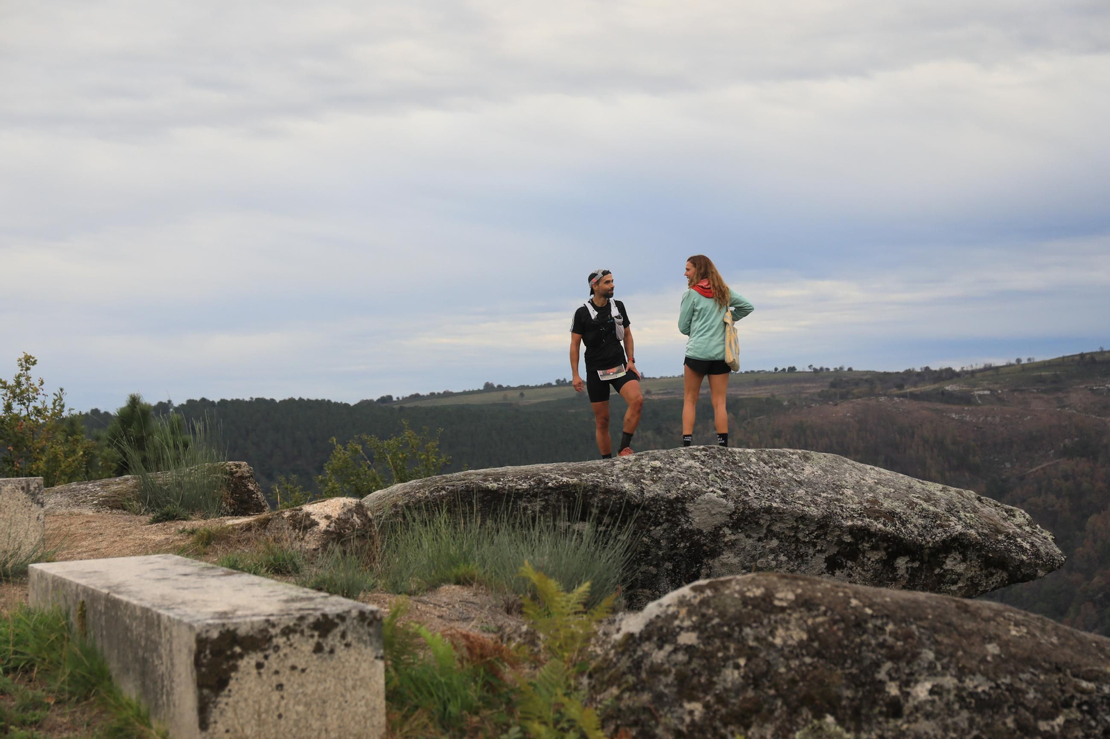 Galería | El Trail Ribeira Sacra cumple diez años y lo celebra entre montes y miradores, en fotos