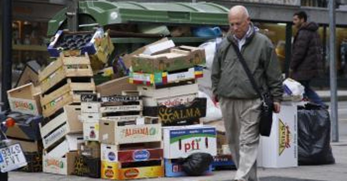 Un acuerdo laboral evita la huelga de la basura en Vigo