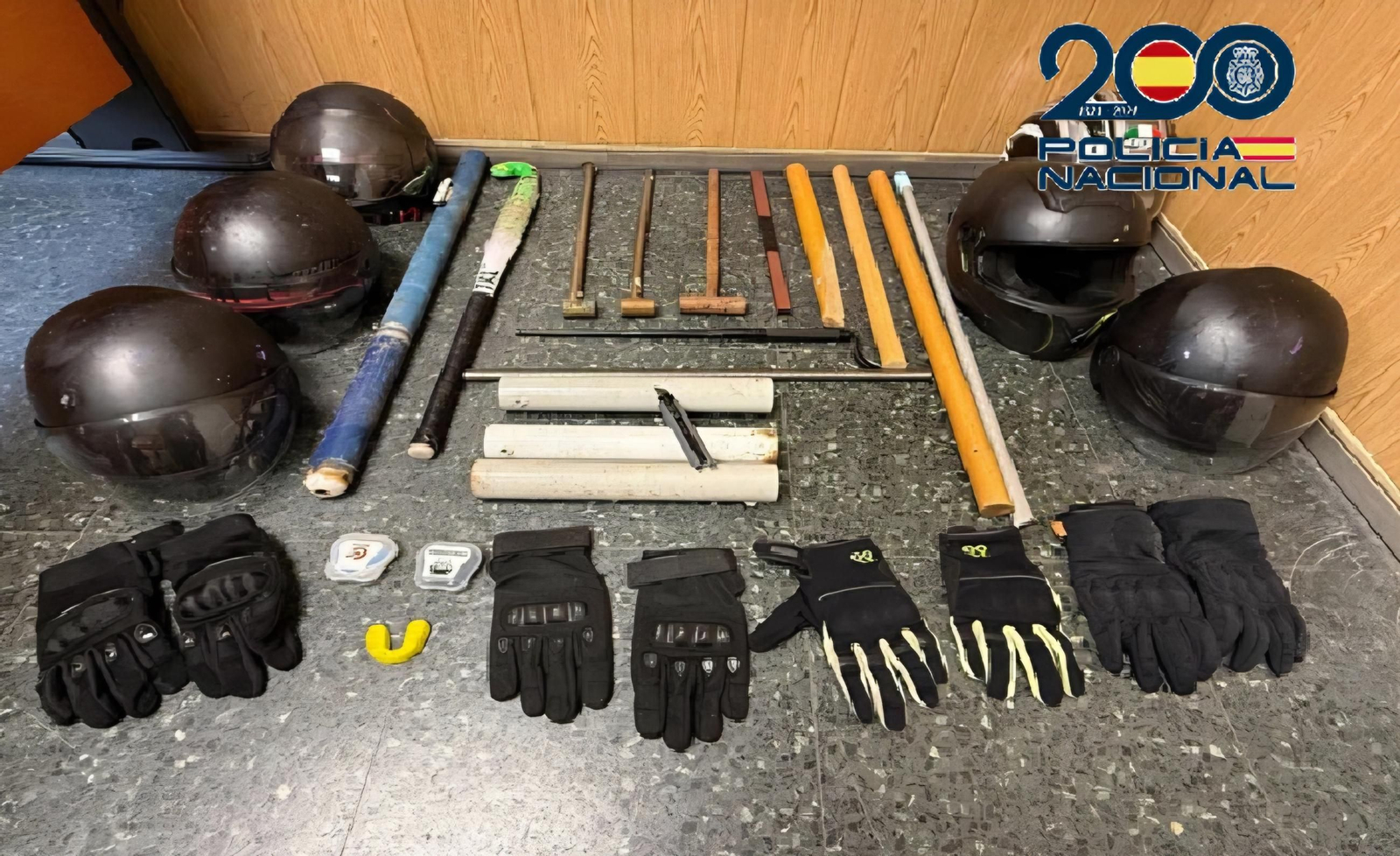 Parte de los objetos incautados por parte de la Policía Nacional durante sus operaciones.