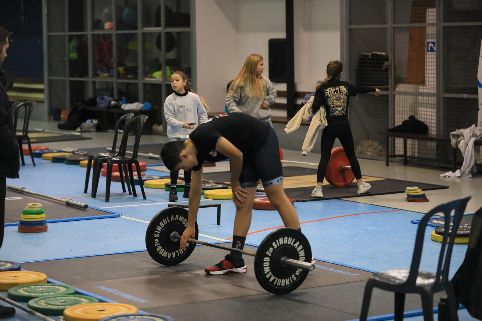 Galería | El futuro de la halterofilia gallega se cita en Oira