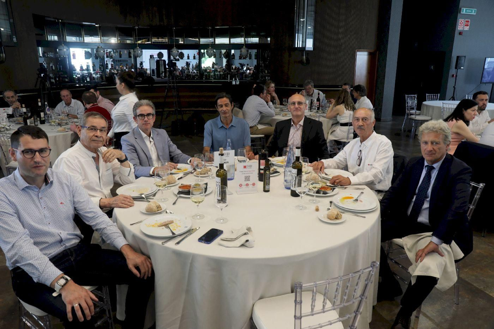 Río Lonia: 
Roberto González, Sindicato Unificado de Policía; Orlando Saavedra, concejal en el Concello de O Barco; José Manuel Díaz, director Gestoría Marcelino Díaz; Xabier R. Blanco, peridodista; Celso Delgado, diputado PP; Felipe Ferreiro, presidente de Cruz Roja Ourense; Víctor Jauregui, director del Círculo de Empresarios de Galicia.  
Foto: José Paz.