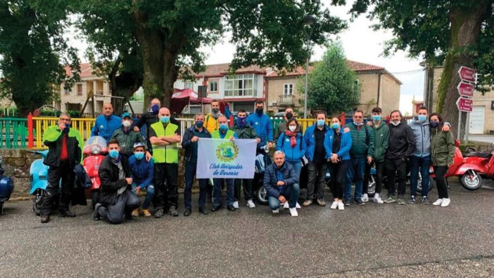 Participantes del Rally Fotográfico en Amoeiro, este domingo