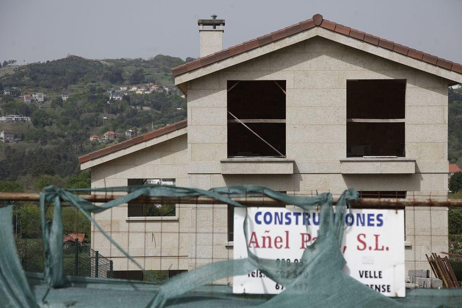 Vivienda en construcción en la zona de Velle, a las afueras de Ourense. (Fotos: Miguel Ángel)