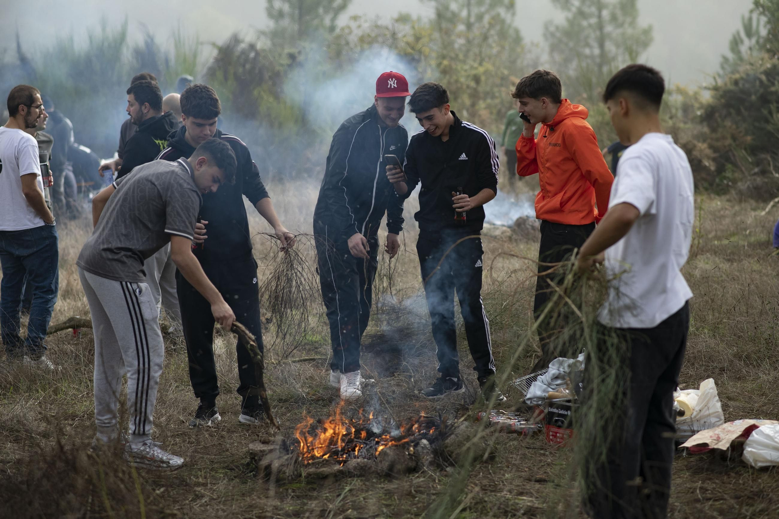 Galería | Los magostos llenan de humo, castañas y grandes momentos Ourense