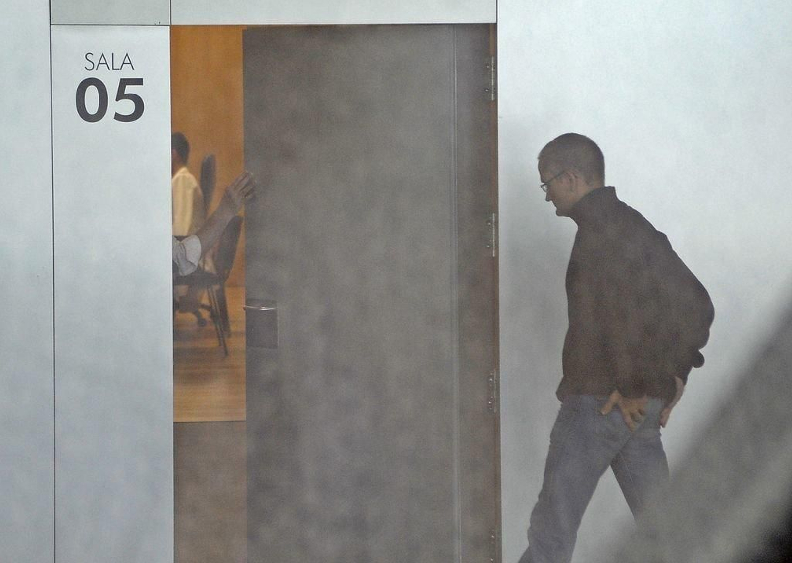 Uno de los hermanos investigados, el día de su declaración en Instrucción 1. (FOTO: MARTIÑO PINAL)