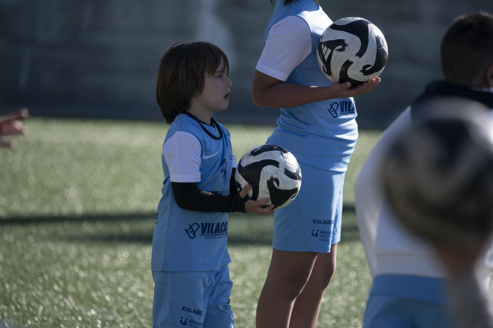 Galería |  El futbol base ourensano se divierte durante la Semana Santa