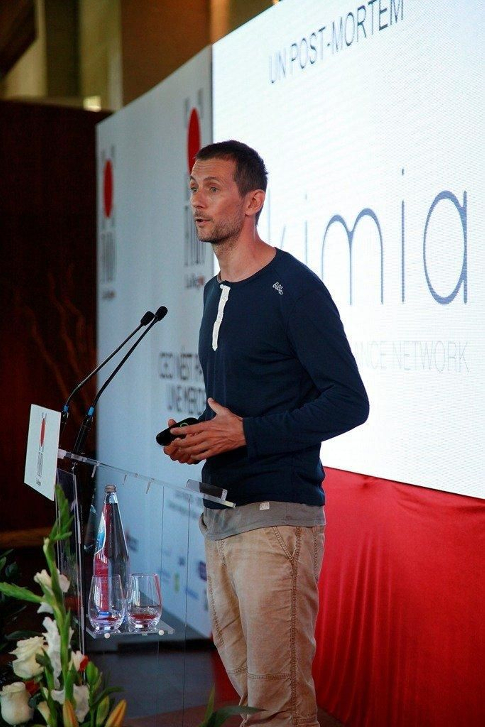 Karel de Beule, en el Foro La Región - 38