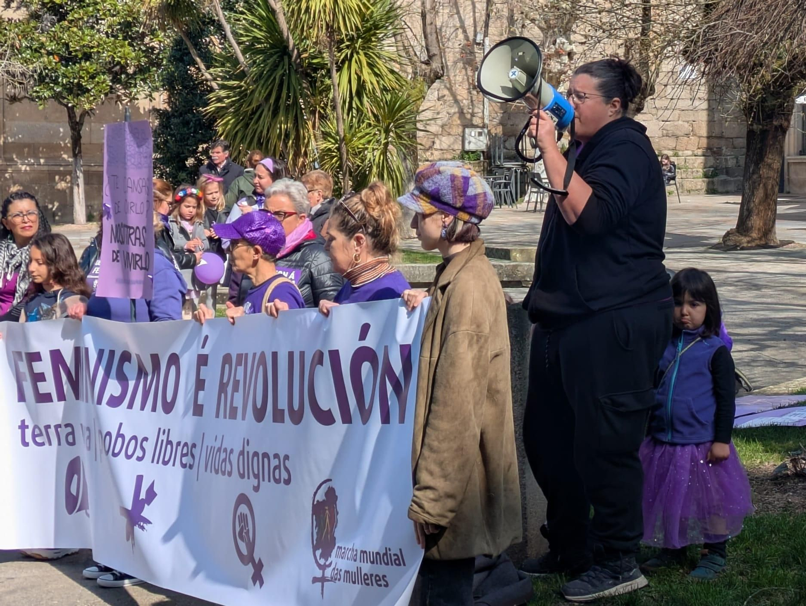Galería |  Las mujeres salen a las calles de Ourense: feminismo y revolución