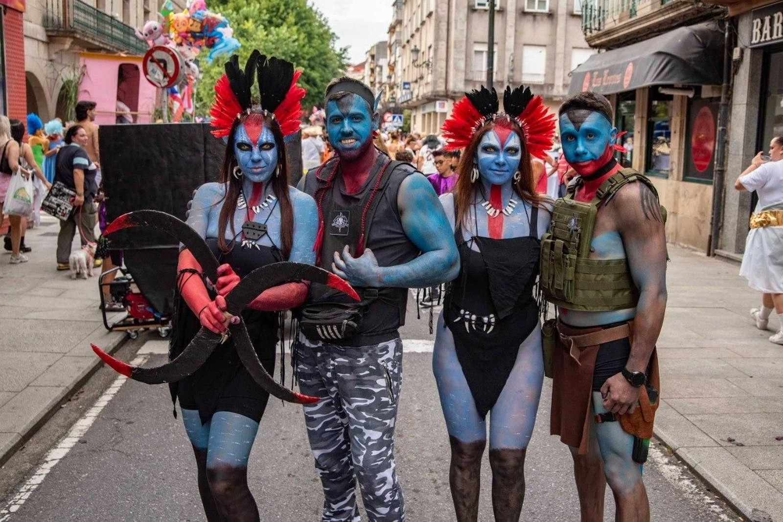 Galería | Coloridos disfraces visten las calles de Redondela