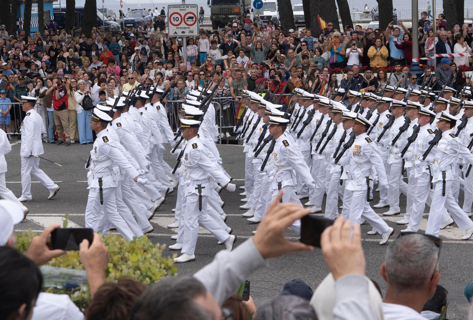 Galería | Las mejores imágenes del histórico Día de las Fuerzas Armadas en Vigo