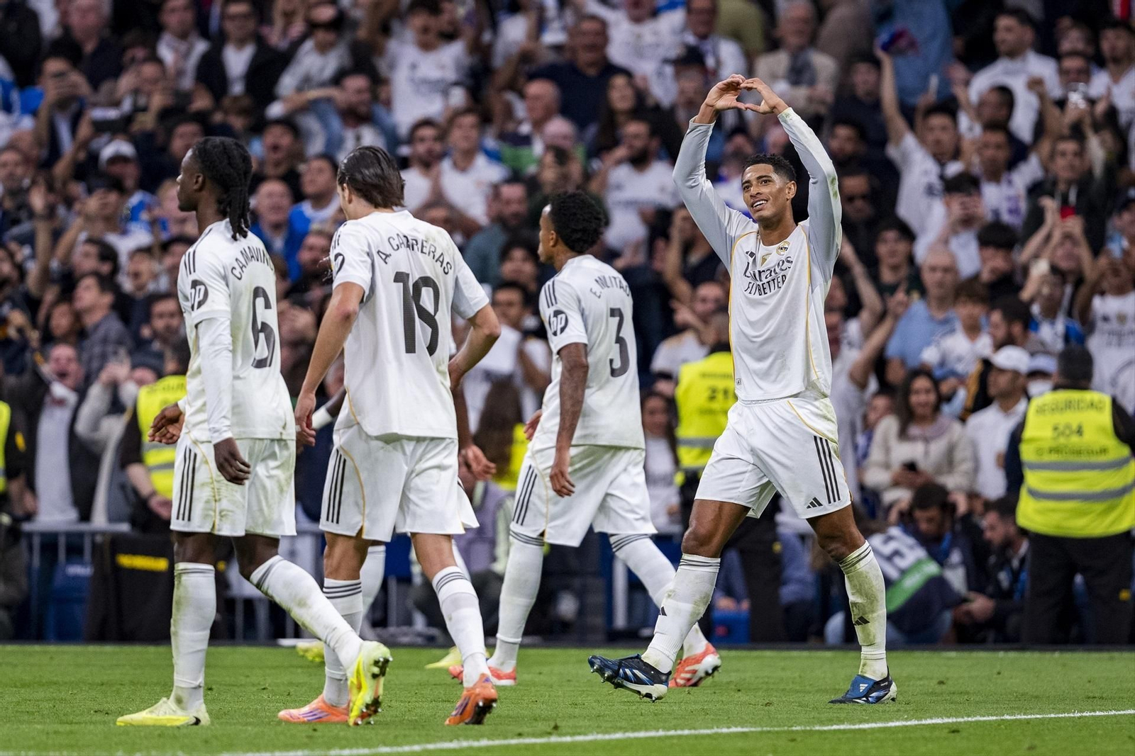 Jude Bellingham celebra el segundo gol del Real Madrid.
