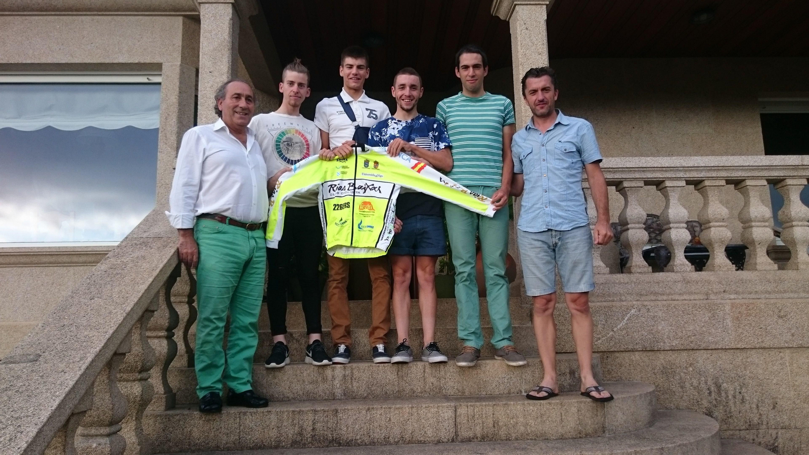 Chamorro y Marcos Serrano, con los cuatro corredores renovados.