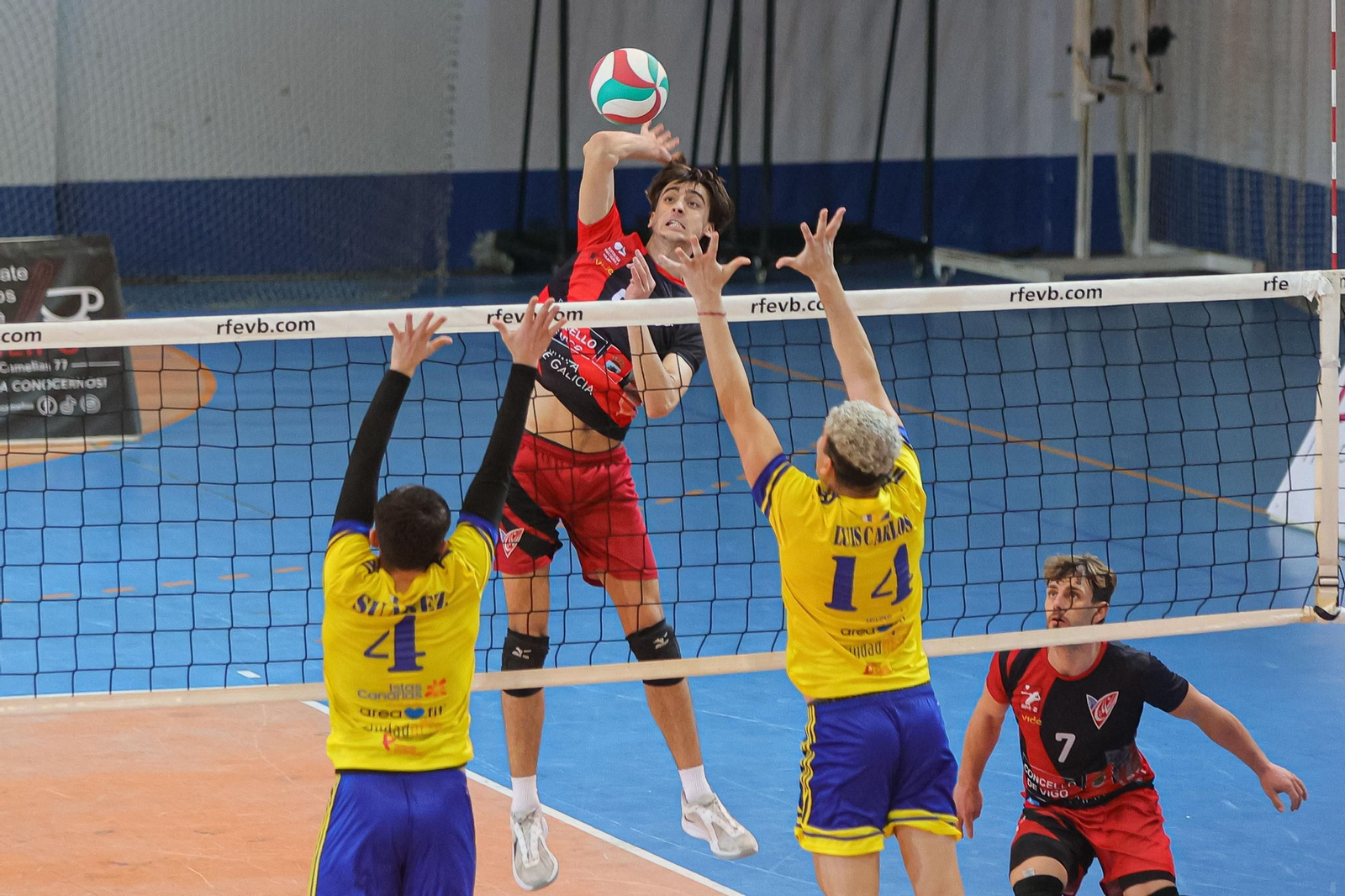 El SUAC se mostró ayer infranqueable en el pabellón de Coia.