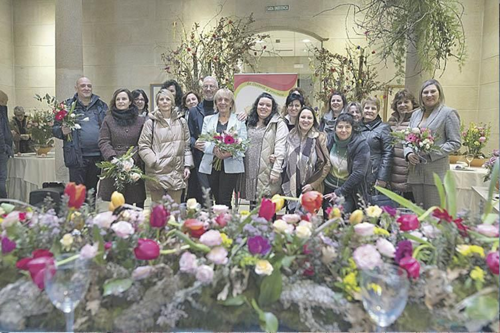 Foto de familia de la exposición.