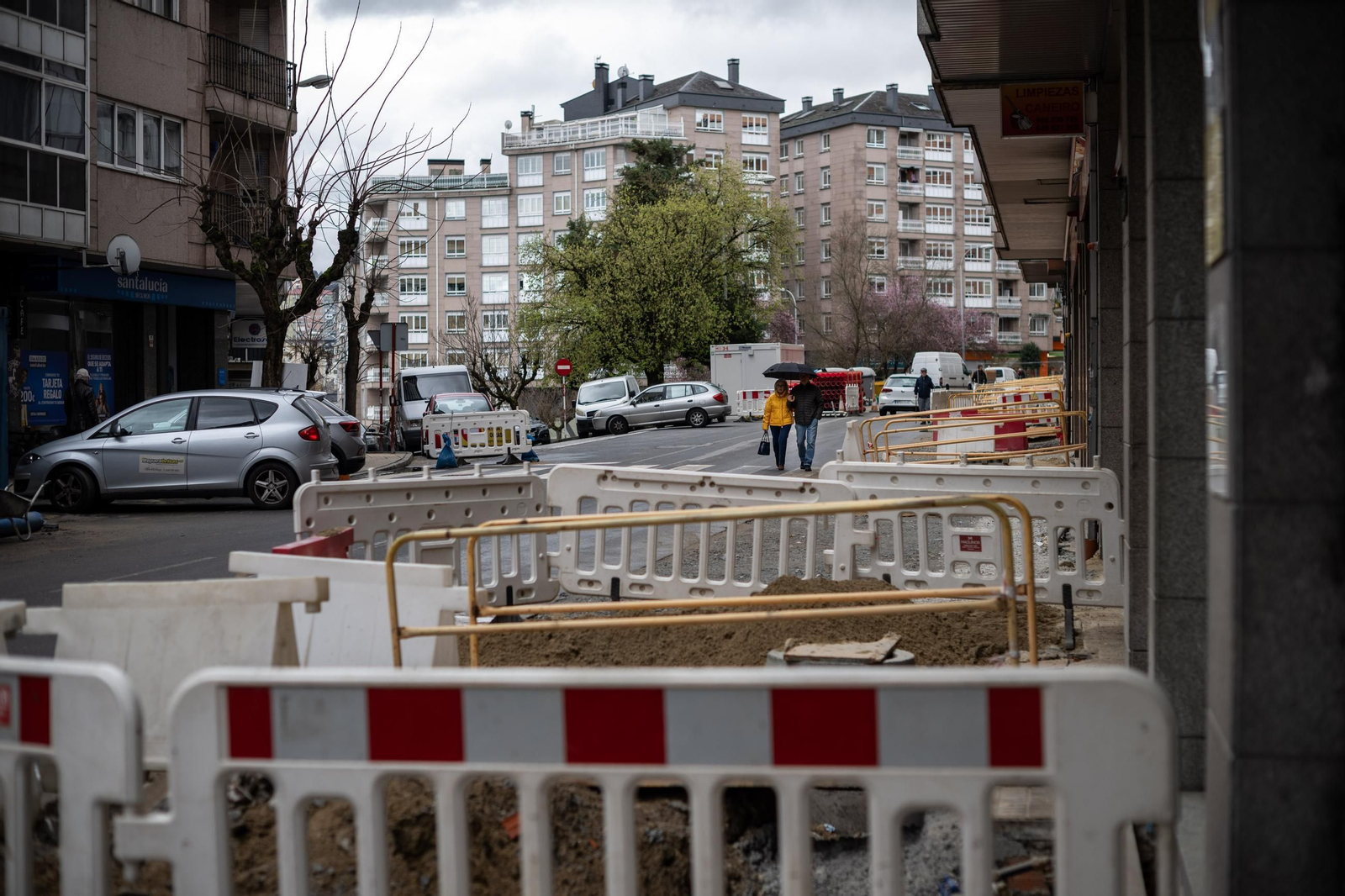 Galería | Así se encuentra la Avenida de Portugal tras la paralización de las obras por impagos del Concello de Ourense