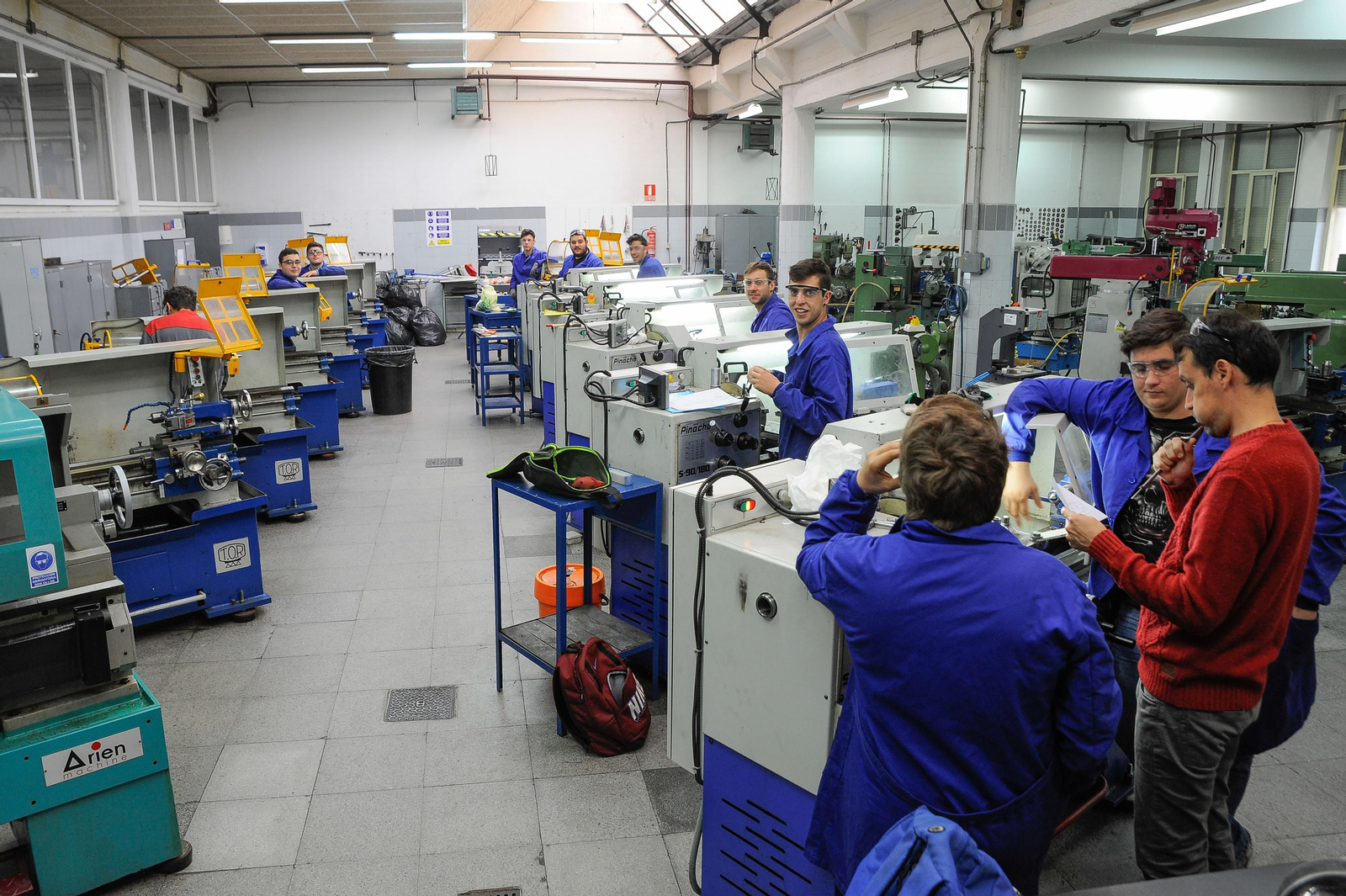 Trabajo en el IES 12 de octubre. (Archivo)