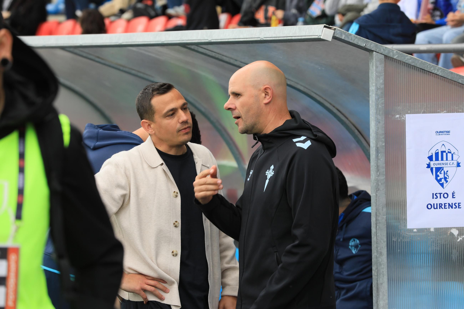 Galería |  Tarde triste en O Couto con el Ourense CF en descenso tras la derrota