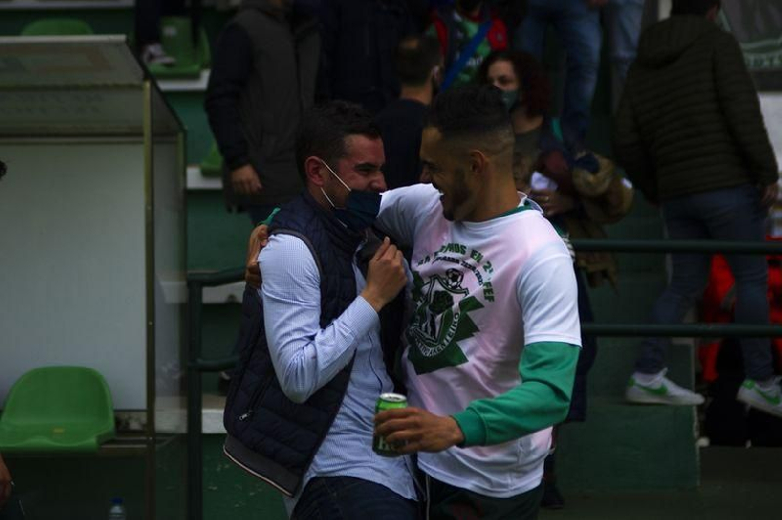 El Arenteiro celebra el ascenso a la Segunda Federación (MARTIÑO PINAL).