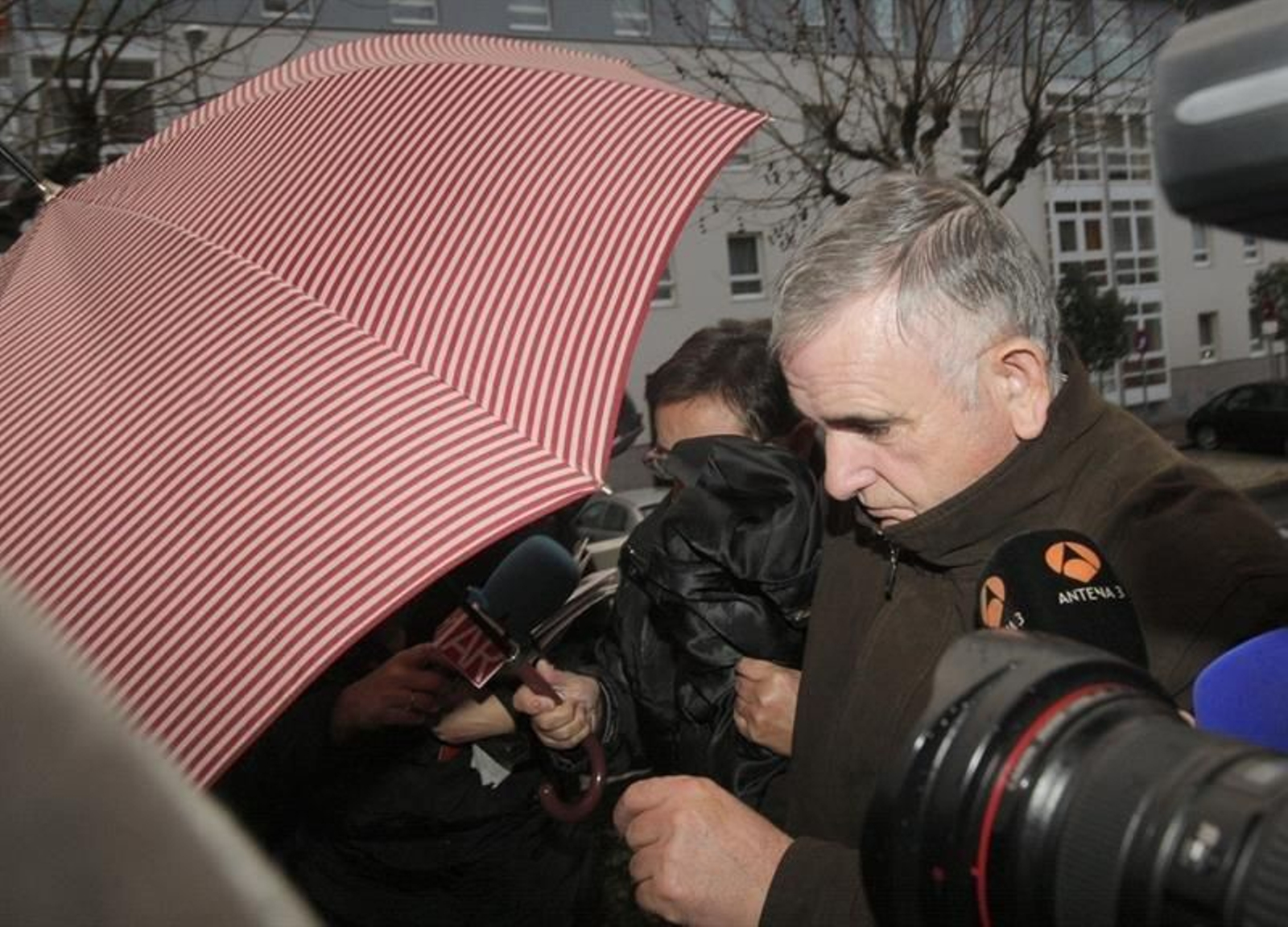 El electricista Manuel Fernández Castiñeiras, autor confeso del robo del Códice Calixtino, a su llegada al juicio por el robo