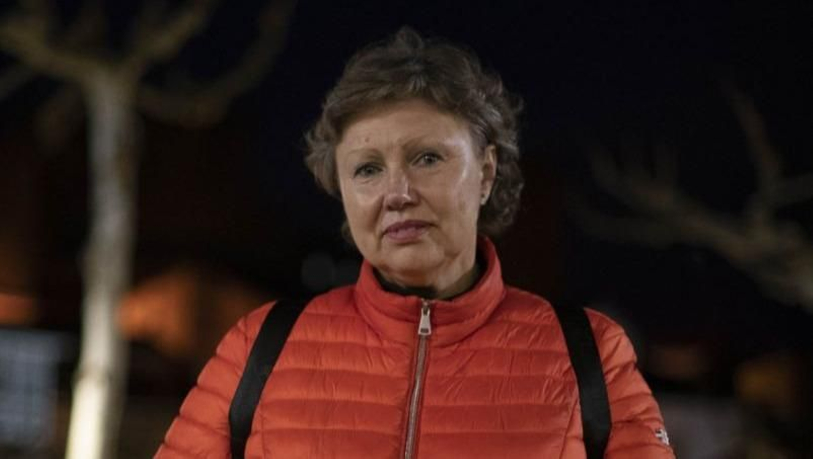 Sara Inés Vega, diante do Concello de Castro Caldelas (Xesús Fariñas).