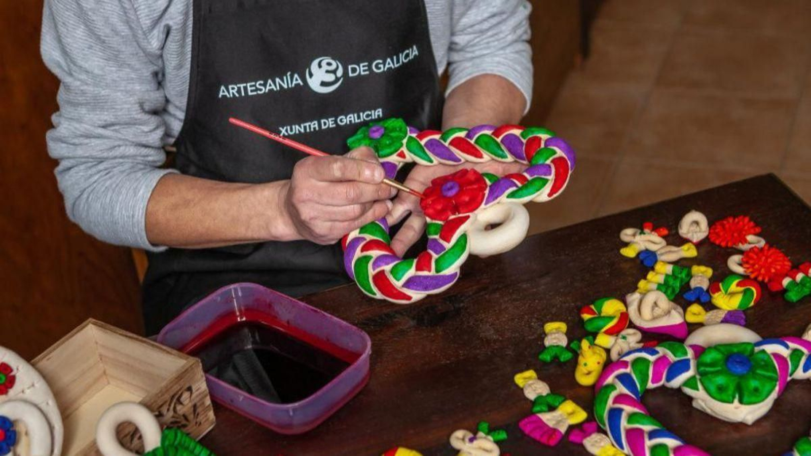 Os saberes e sabores da artesanía danse cita estes días en Ribadavia