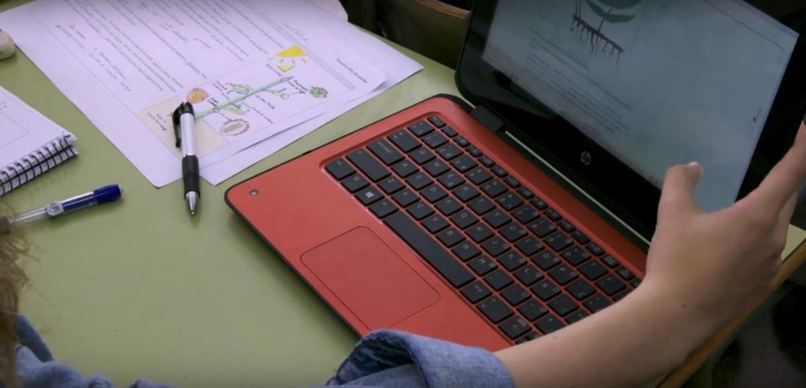 La Xunta remite al Parlamento la futura ley de Educación Digital, que prevé que entre en vigor en 2027.
