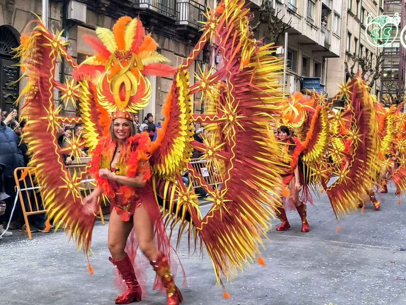 Galería | Pontevedra brilla con el multitudinario desfile del Entroido 2026