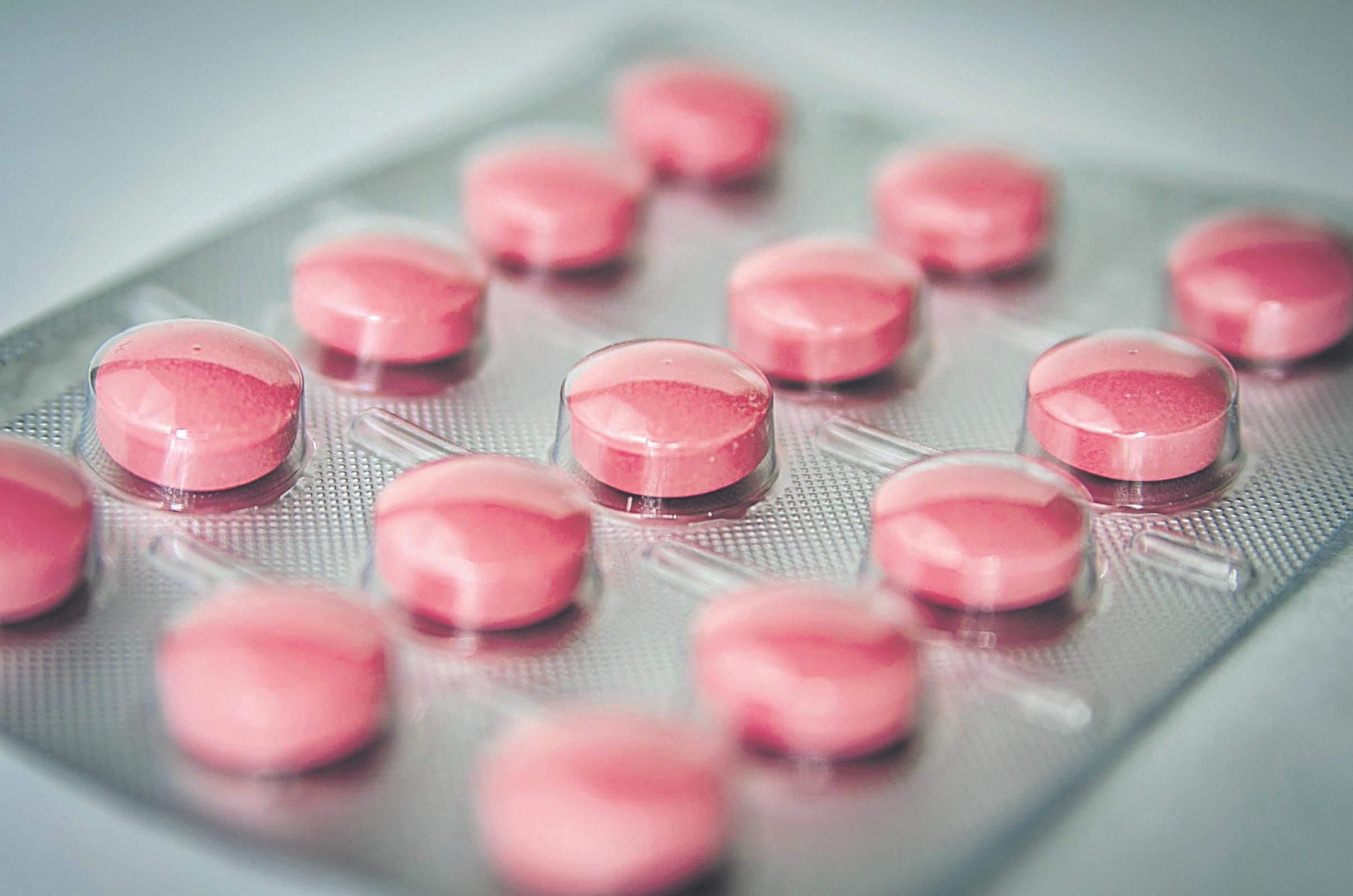 El tratamiento del colesterol con estatina podría comportar beneficios a largo plazo.