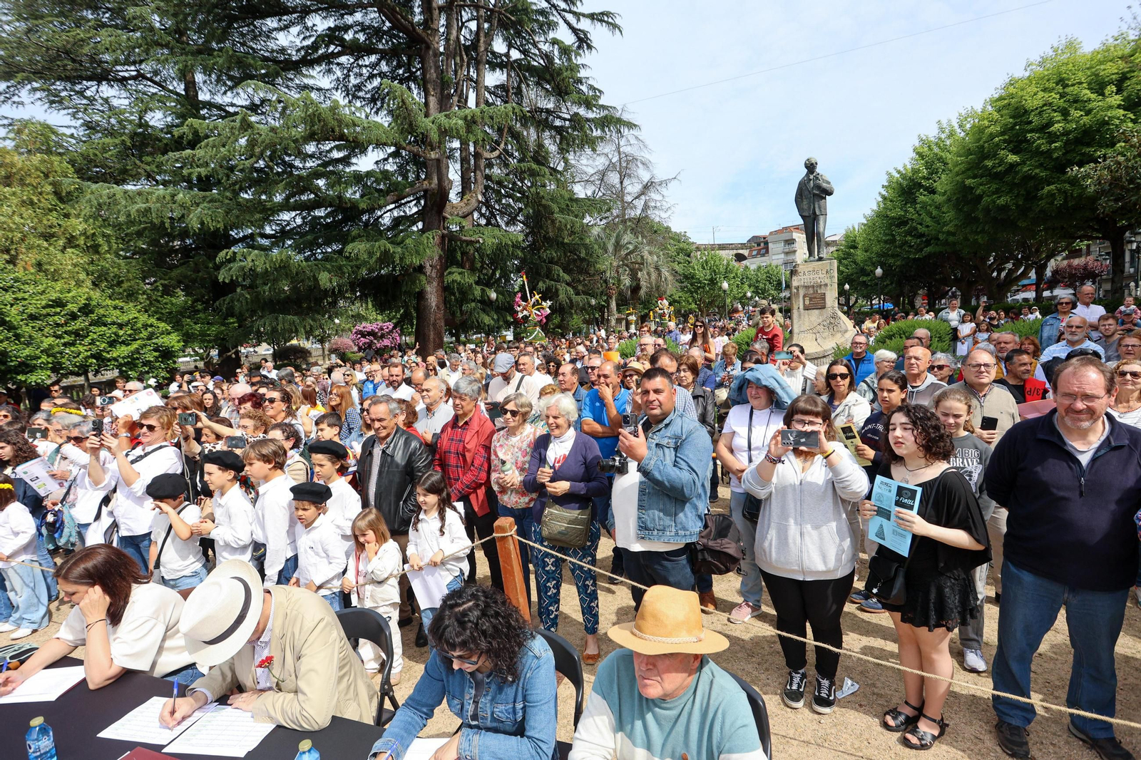 Galería | Muchas flores y música para celebrar los 'maios' en Redondela