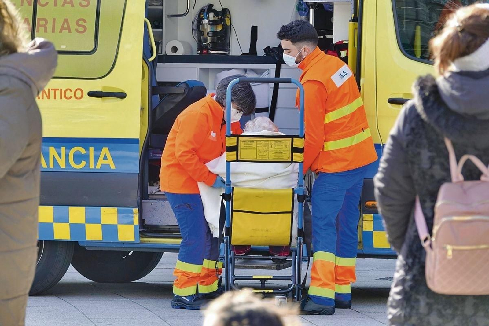 Un servicio prestado a mediados de este mes por efectivos del 061 en Vigo.