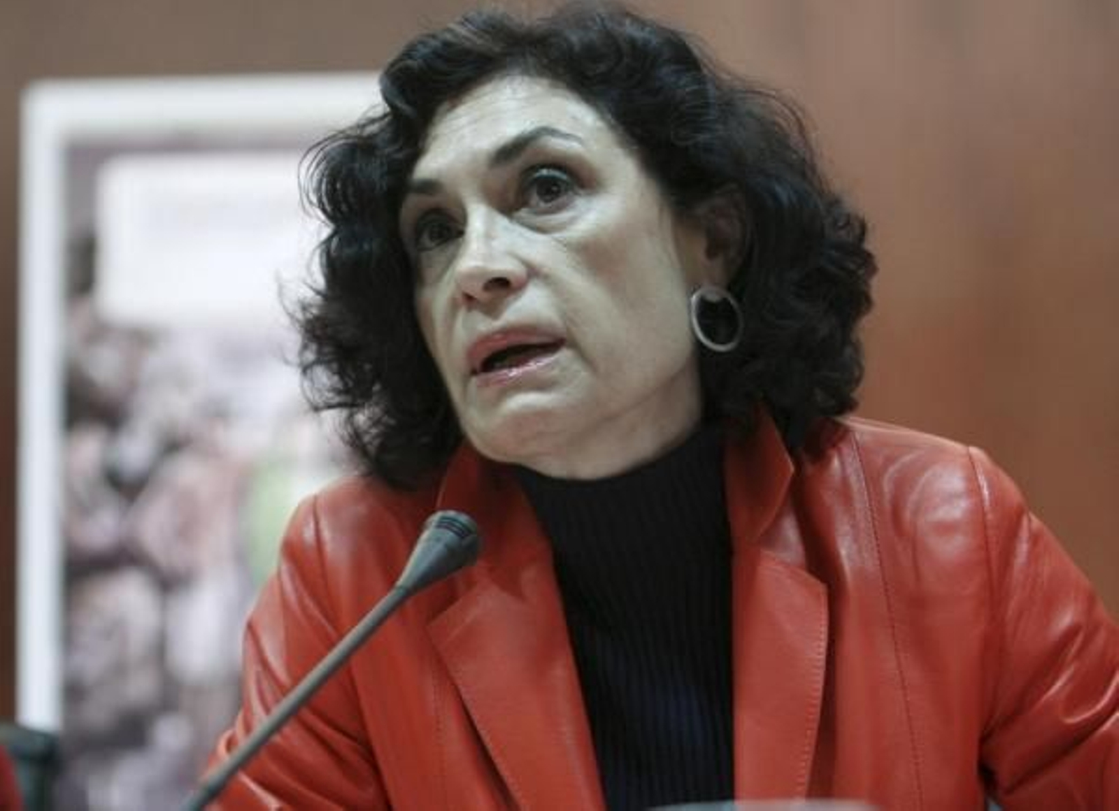 El verdadero rostro de Nefertiti junto al busto idealizado.