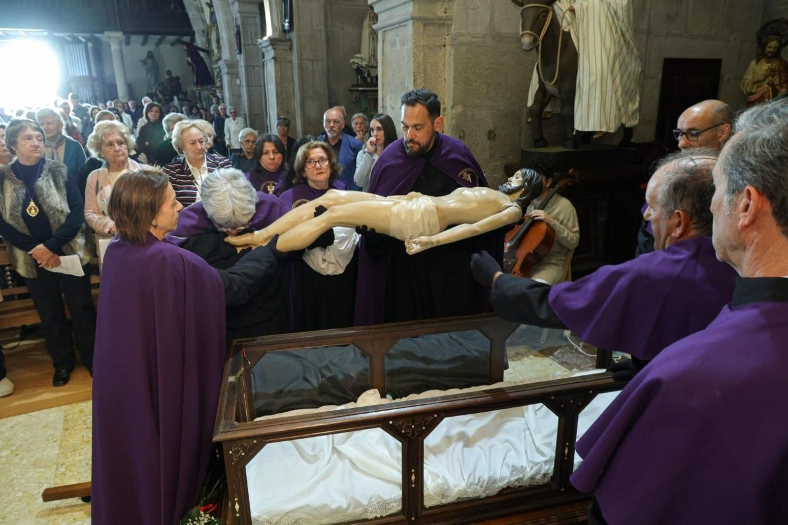 Desenclavo y procesion de la Santo Entierro de Bouzas (1)