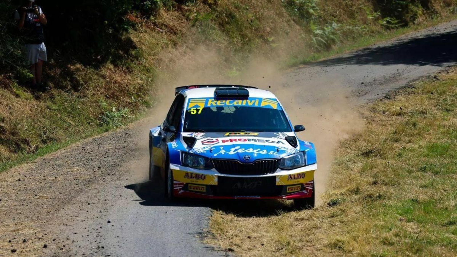 La mala suerte se cebó con el de Gondomar y su Skoda Fabia.