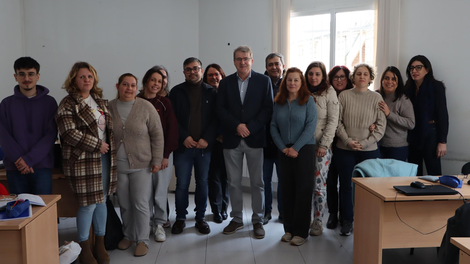 Representantes institucionais, xunto con profesionais e alumnos da Mancomunidade.
