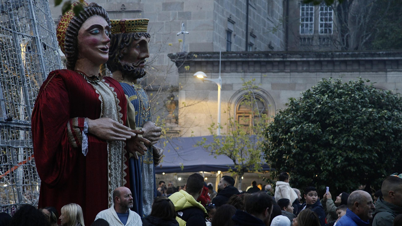 Galería | Cabezudos, castañas y bollo preñado para disfrutar de los magostos en la ciudad