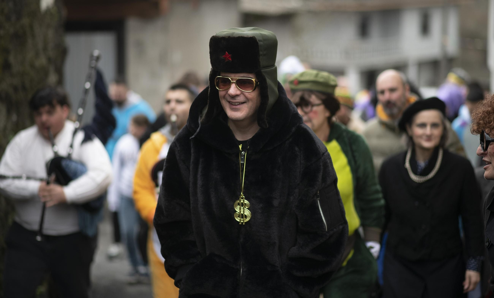 Galería | El meco Abalos recorrió As Teixugueiras, Cartelle