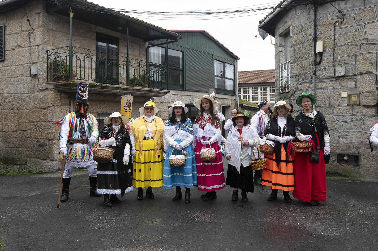 Galería | Felos y Madamas toman las aldeas de Esgos manteniendo viva la tradición