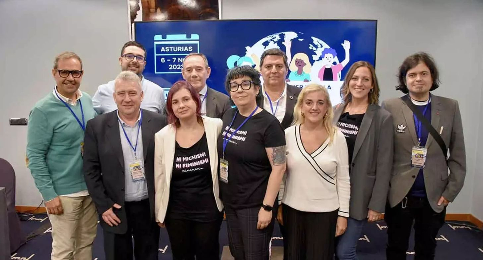 En la imagen los miembros del Comisión Permanente del CGCEE