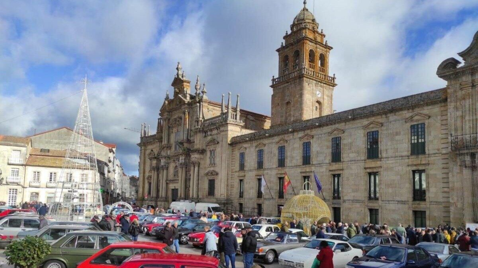 Coches expuestos en Celanova.