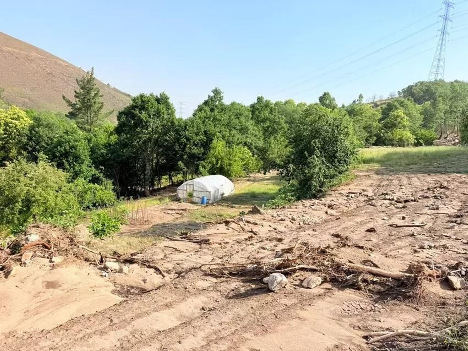 Galería | Enormes destrozos en A Bouza y Pradocabalos por las lluvias torrenciales