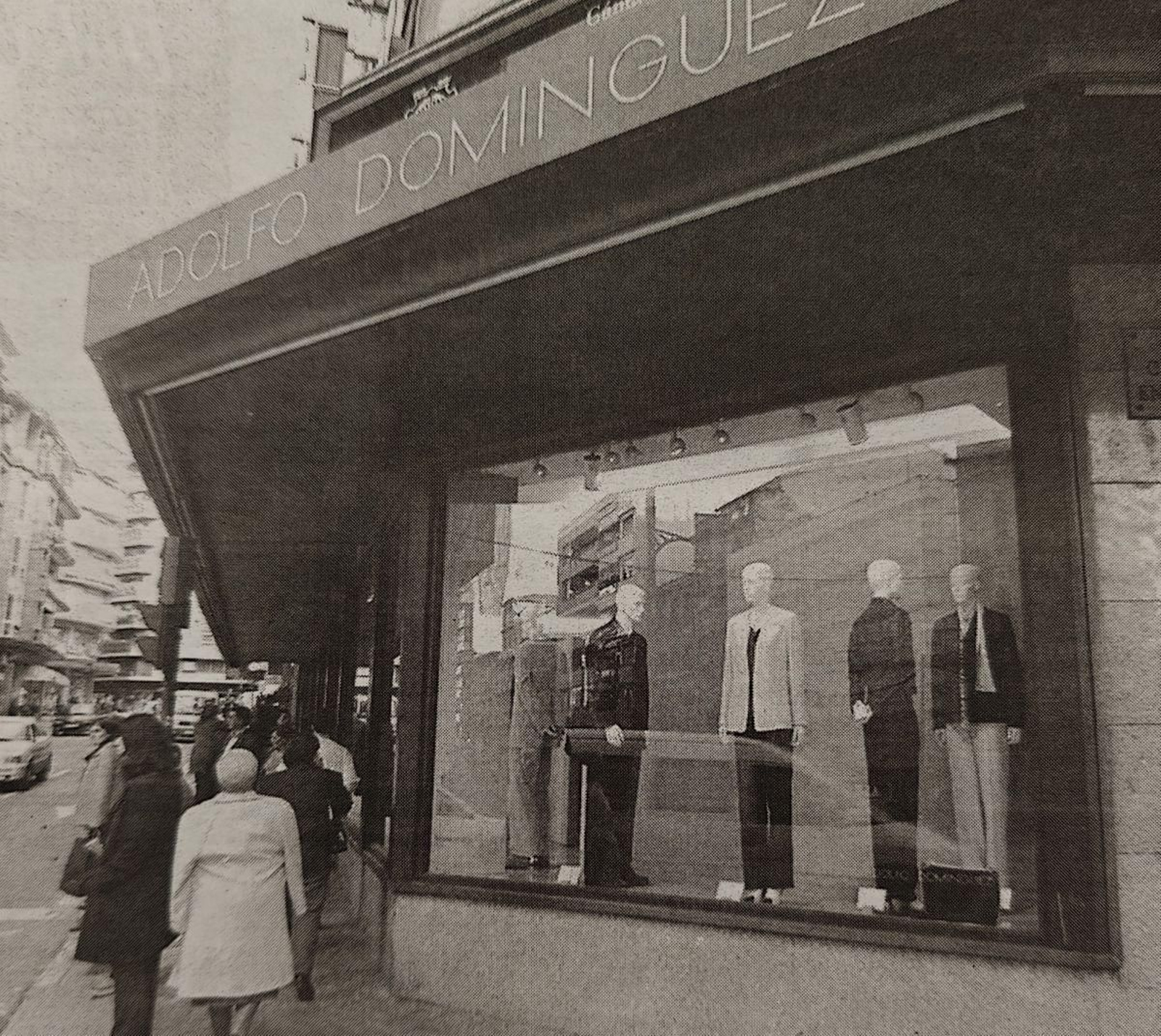 La única tienda de Adolfo Domínguez” en Ourense.