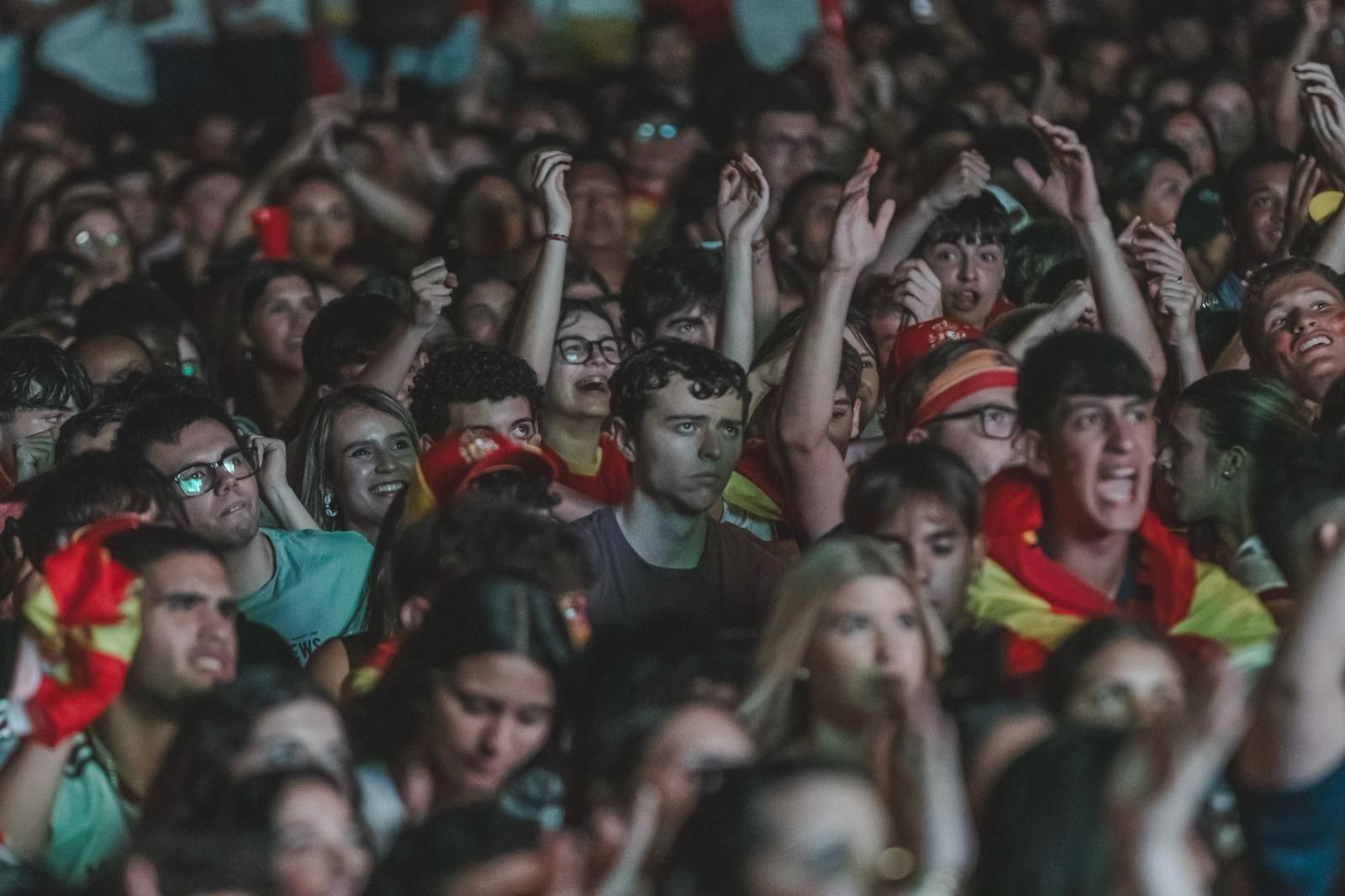 Galería | La ilusión por España en la semifinal tiñe de rojo la provincia de Ourense, en fotos