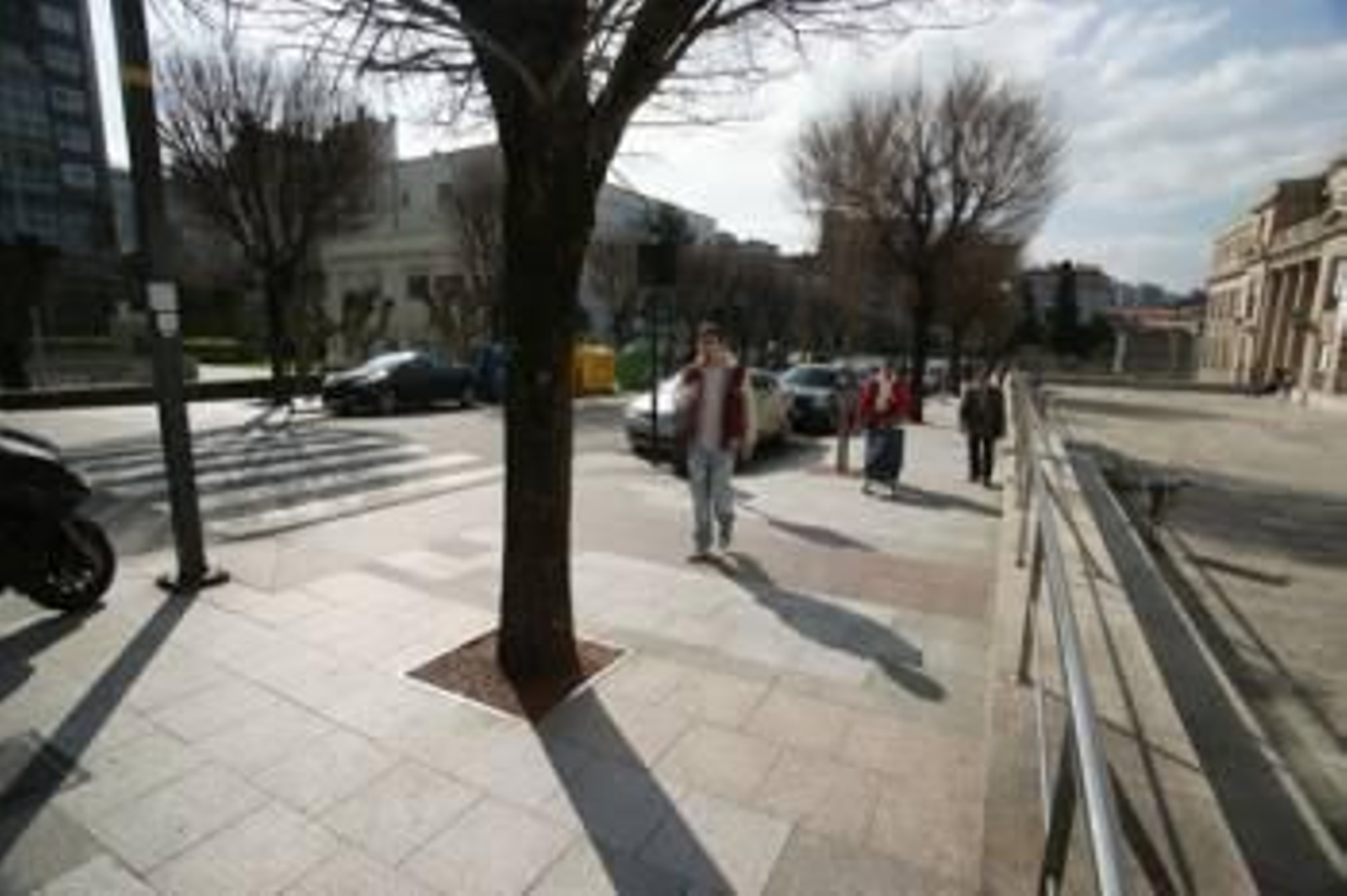 La inauguración de la calle Torrecedeira, en cuyo entorno viven 18.000 personas, tuvo lugar hace un año y las obras permitieron ampliar las aceras pero conservar el doble sentido de circulación.