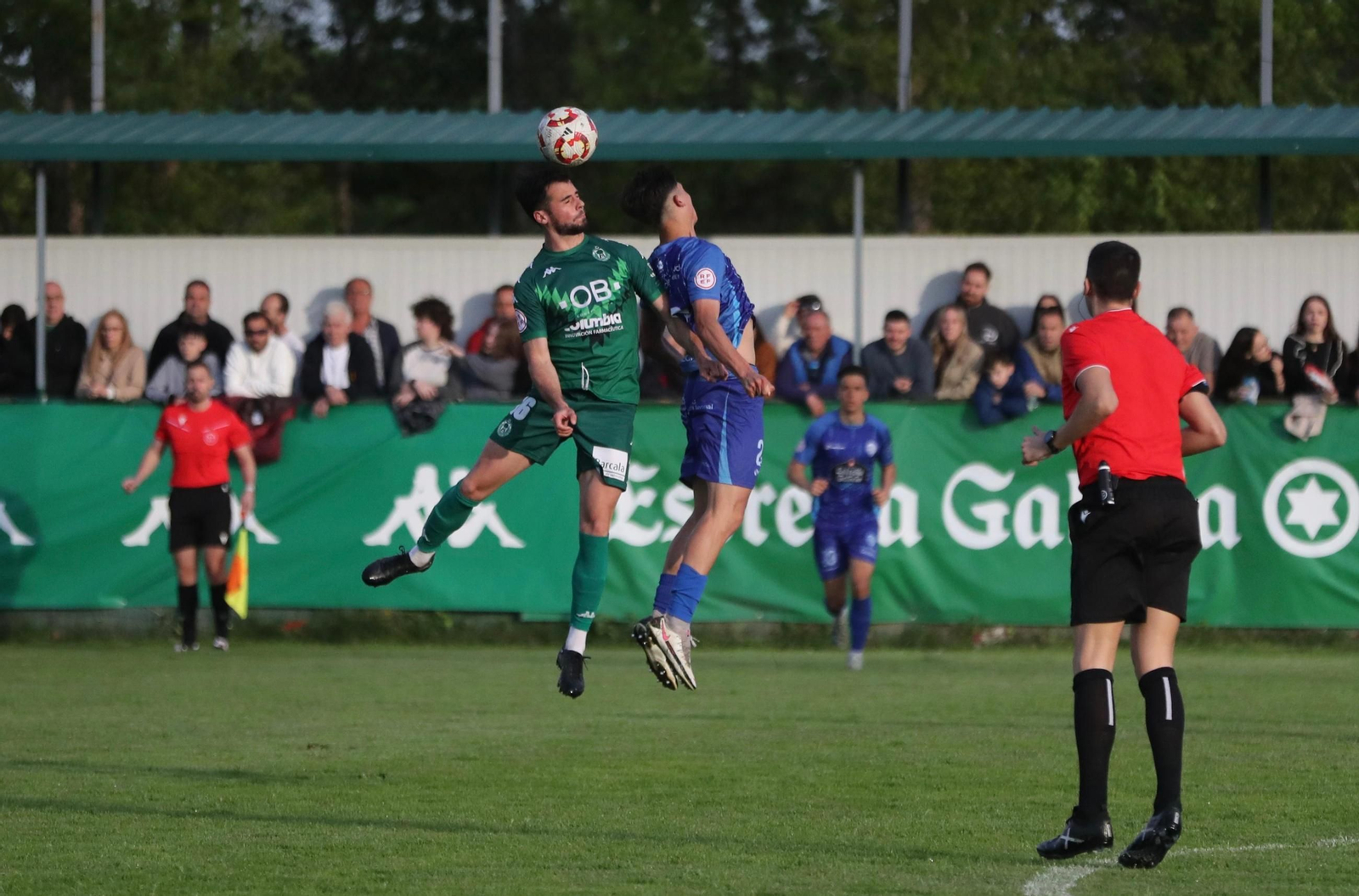 Galería | Empate a uno entre el CD Arenteiro y Ourense CF en el derbi termal