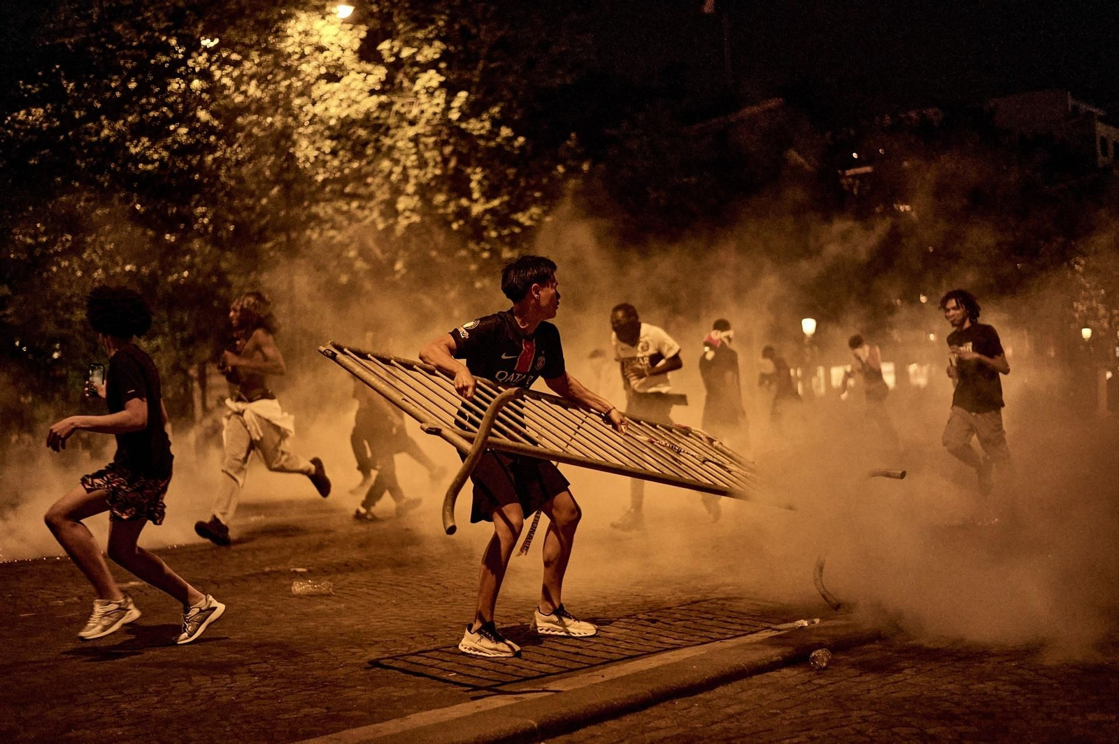 Disturbios en París tras la victoria del PSG en la Champions.