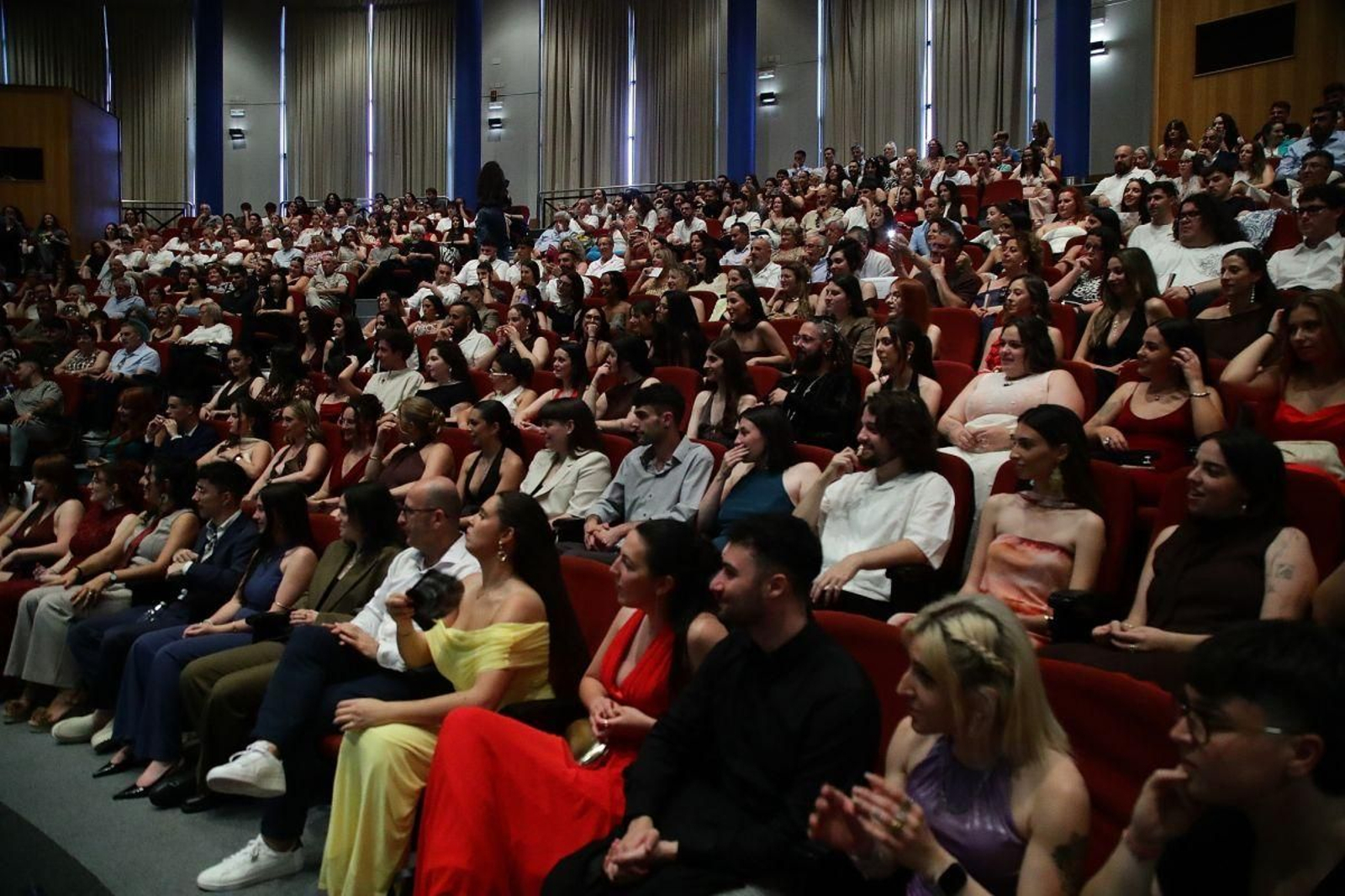 Asistentes al acto de graduación de Educación Social.