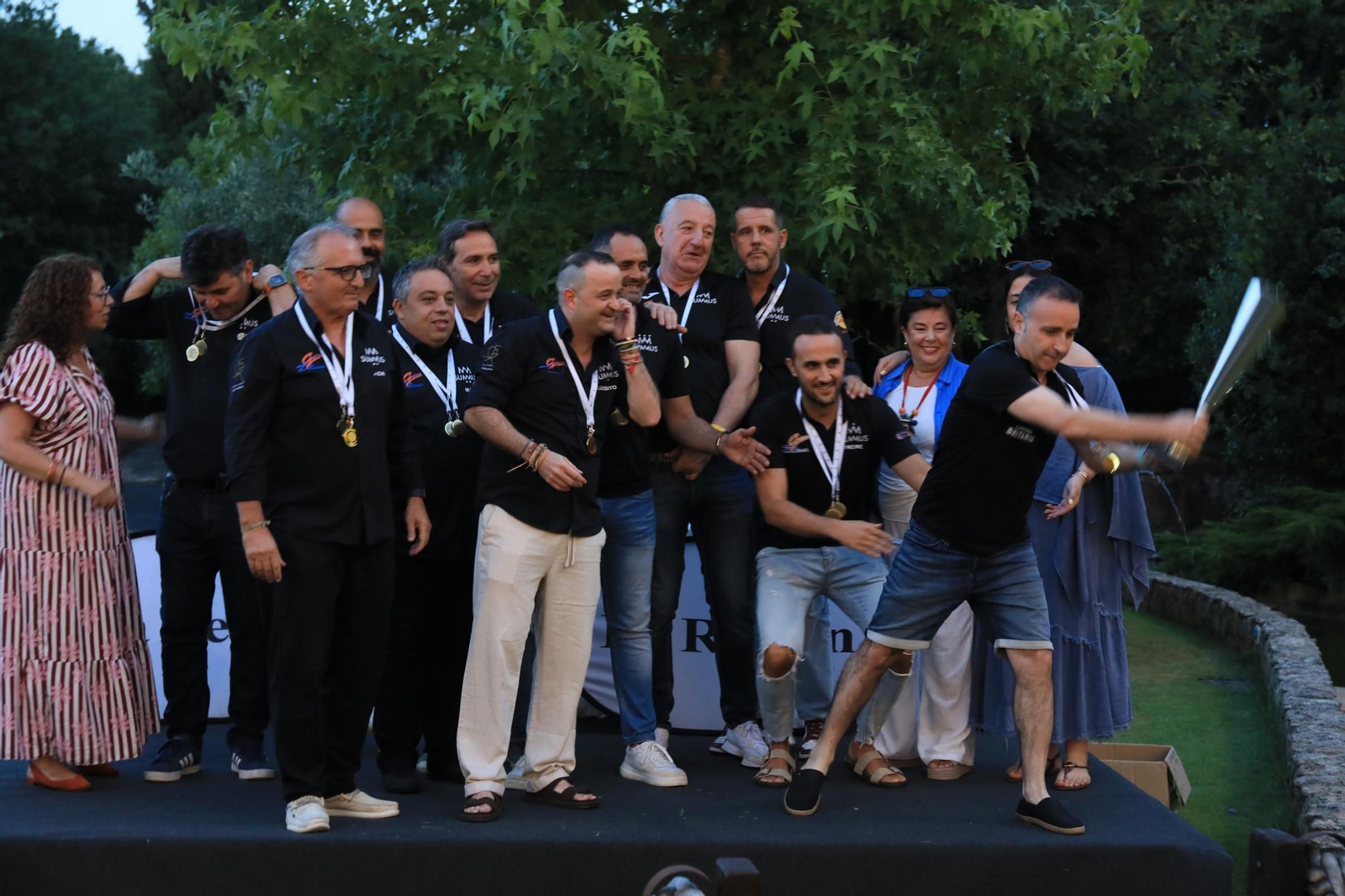 Galería | Decenas de jugadores celebran el fin de la Liga de Mus de Ourense, en fotos