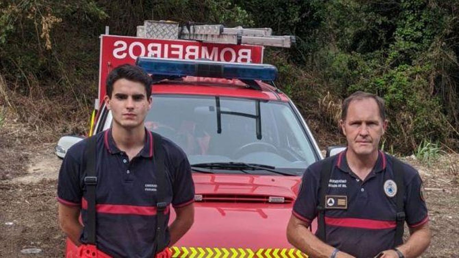 Co camión de bombeiros.